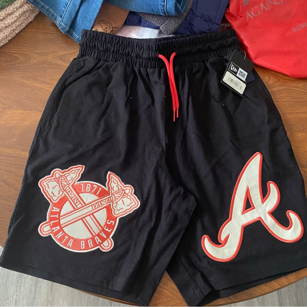 New Era Black Atlanta Braves Athletic Shorts